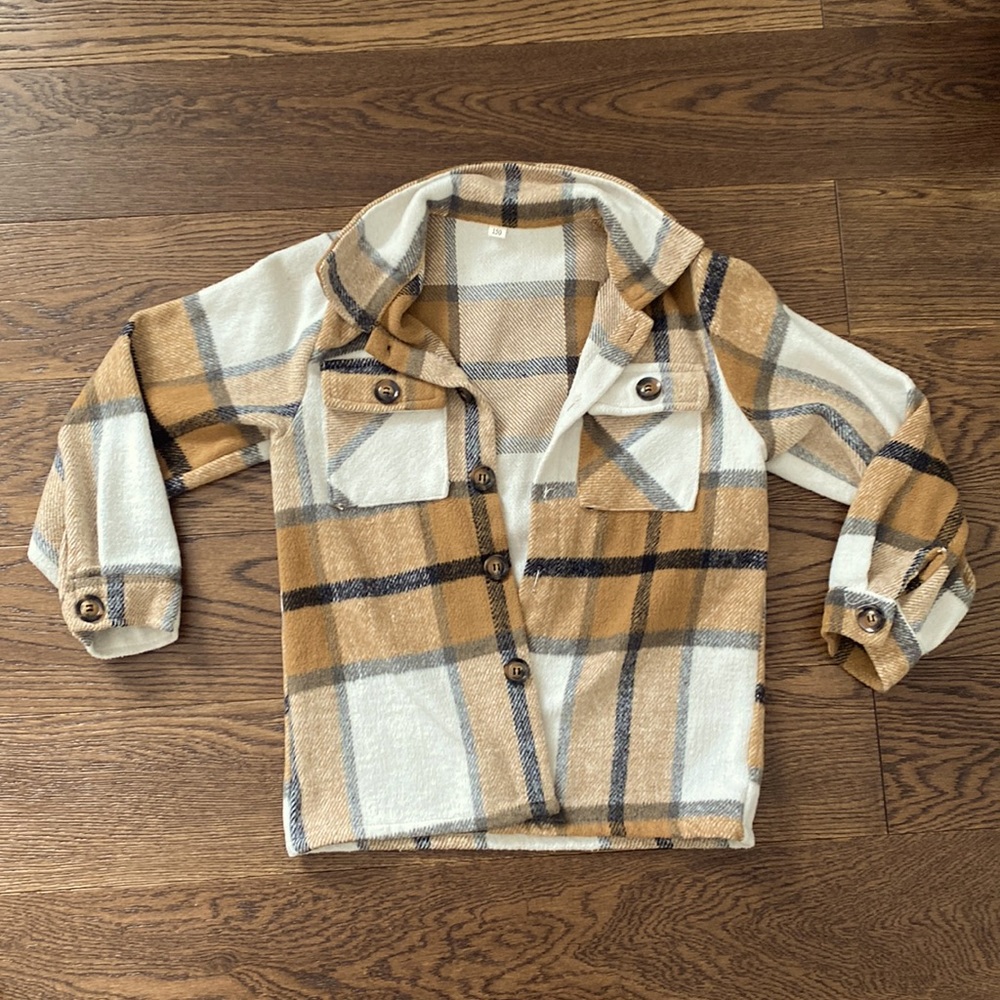 Cute Button-up plad with pockets in the front - Picture 1 of 2